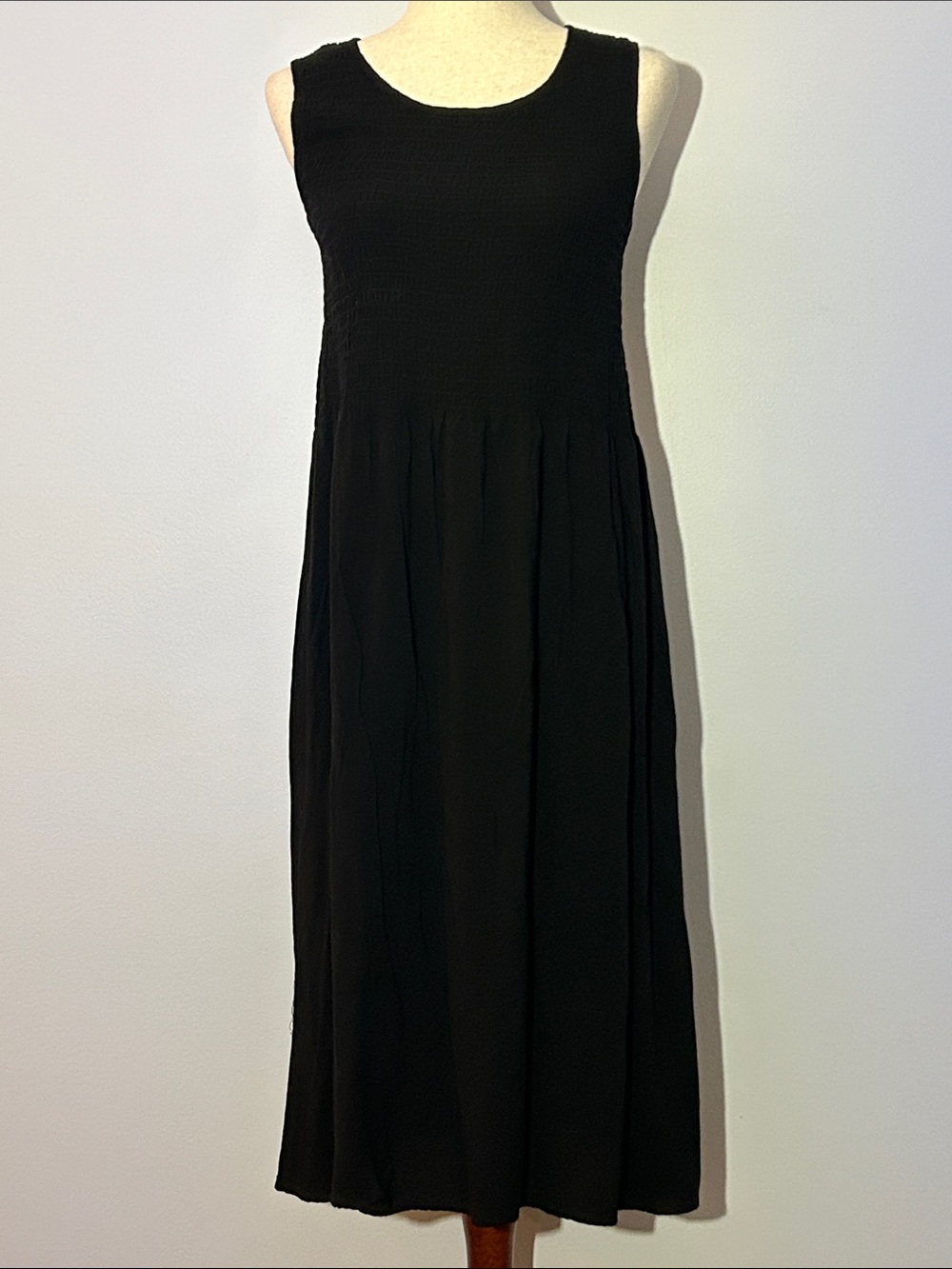 Smocked Bodice Black Sleeveless Midi Dress
